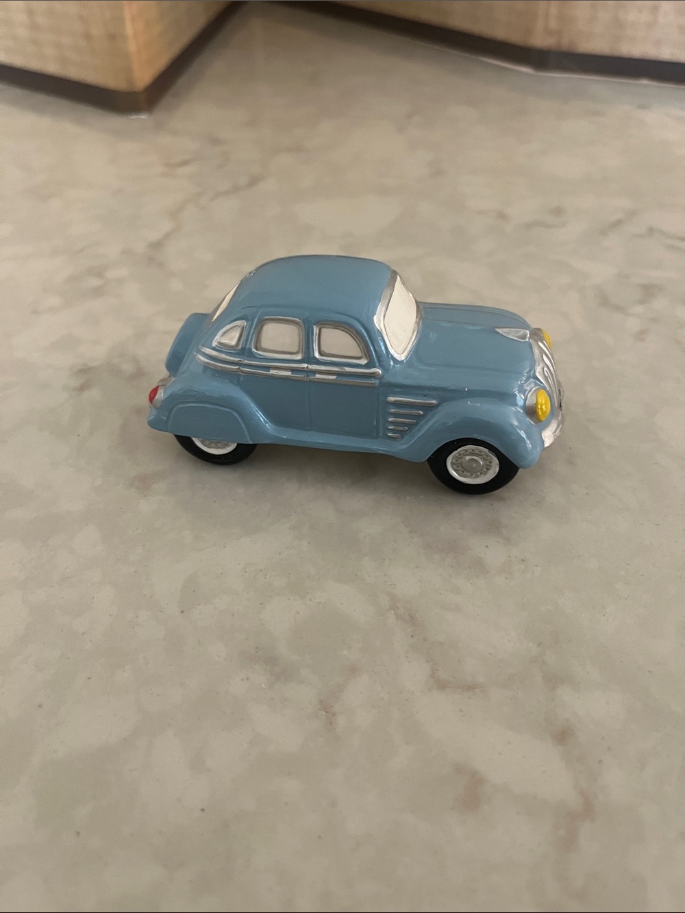Snow Village Classic Car Department 56 used car lot replacement